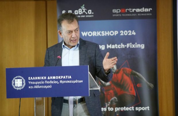 Γιάννης Βρούτσης