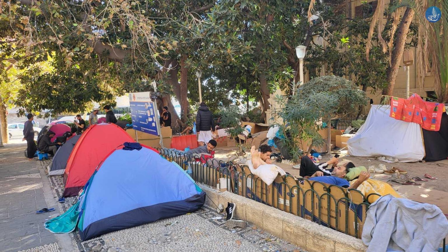 ΦΩΤΟ ΜΕΤΑΝΑΣΤΕΣ