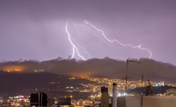 ΚΕΡΑΥΝΟΙ