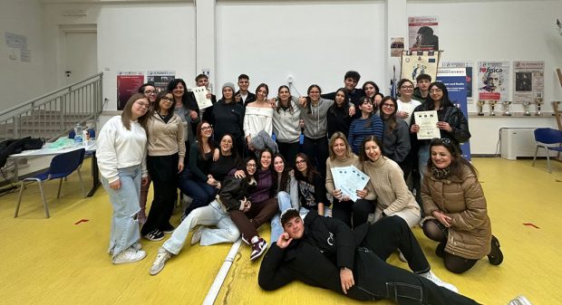 4 ΛΥΚΕΙΟ
