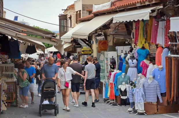ΜΕΣΑΙΩΝΙΚΗ ΠΟΛΗ ΤΟΥΡΙΣΤΕΣ