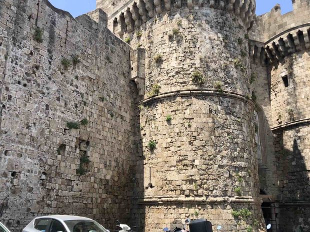 ΜΕΣΑΙΩΝΙΚΗ ΠΟΛΗ ΧΟΡΤΑ