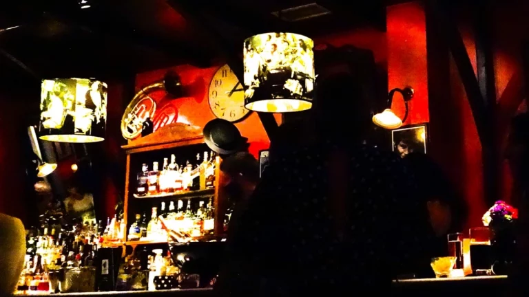 bar