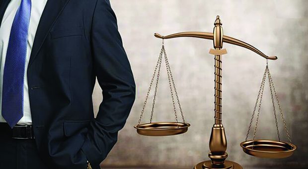 ΔΙΚΗΓΟΡΟΣ ΔΙΚΑΣΤΗΡΙΟ