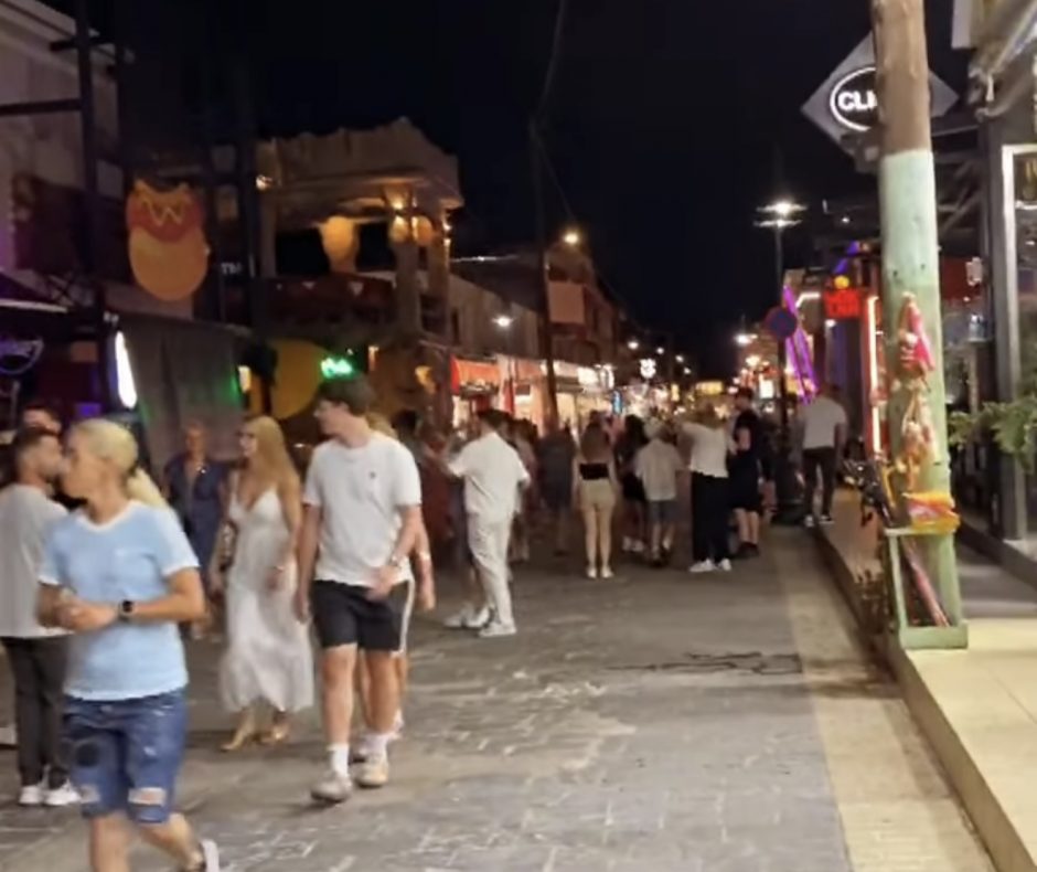 ΦΑΛΗΡΑΚΙ BAR STREET