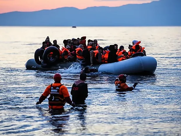 ΛΑΘΡΟΜΕΤΑΝΑΣΤΕΣ