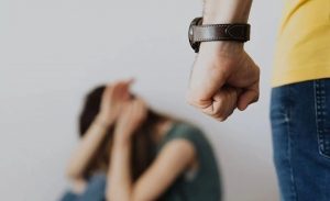 ΕΝΔΟΟΙΚΟΓΕΝΕΙΑΚΗ ΒΙΑ