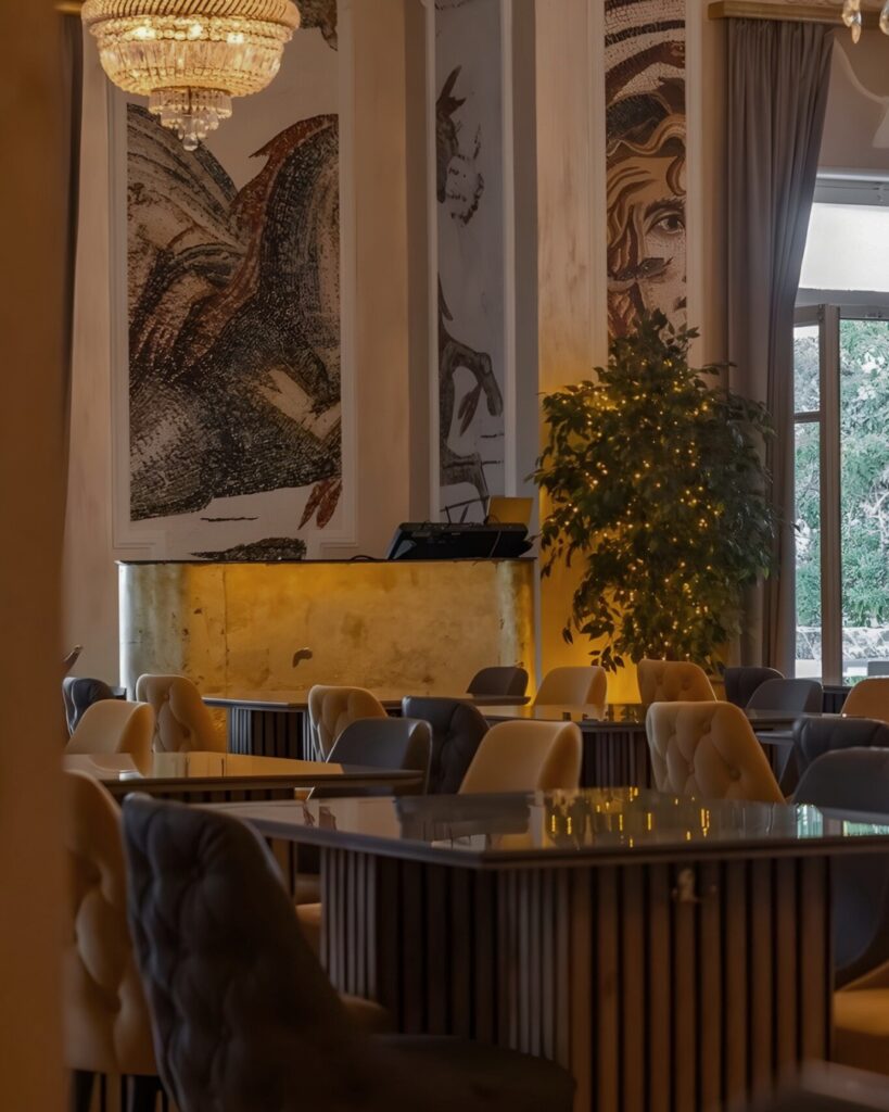 Εικόνα που περιέχει έπιπλα, εσωτερικός χώρος, καρέκλα, εσωτερική διακόσμηση
Το περιεχόμενο που δημιουργείται από AI ενδέχεται να είναι εσφαλμένο.