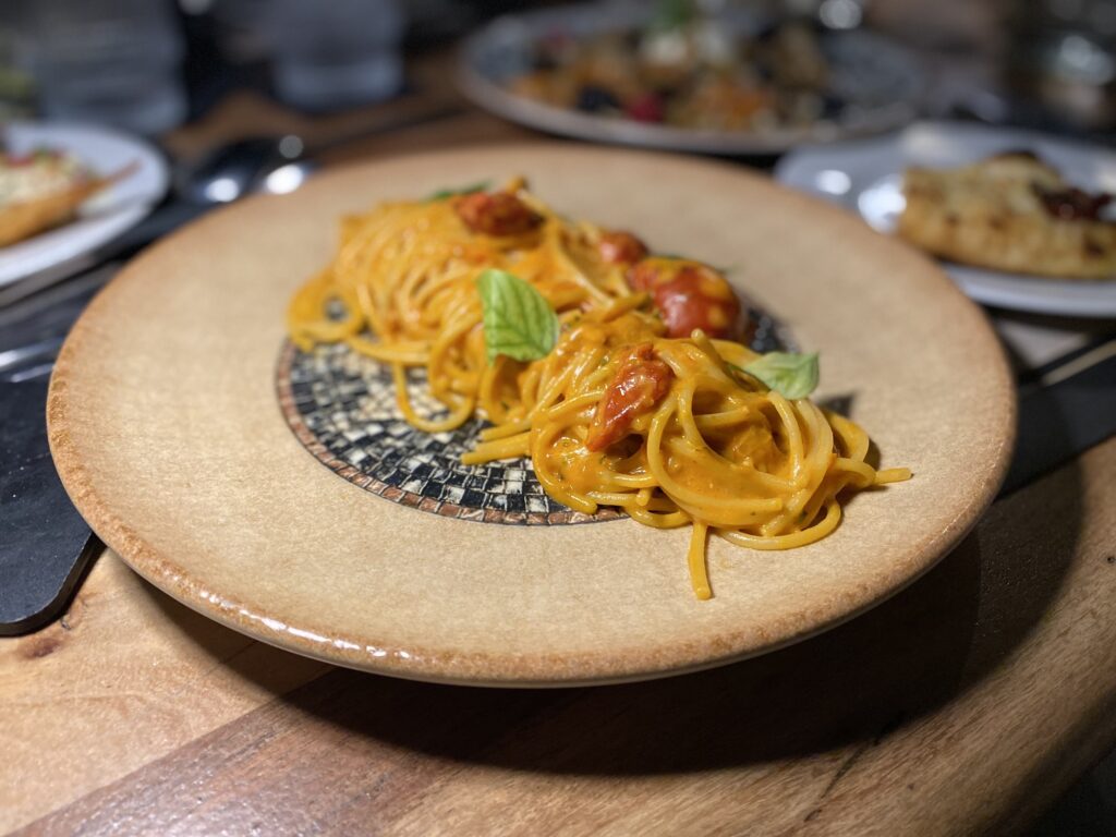 Εικόνα που περιέχει κουζίνα, φαγητό, πιάτο, νούγιες
Το περιεχόμενο που δημιουργείται από AI ενδέχεται να είναι εσφαλμένο.