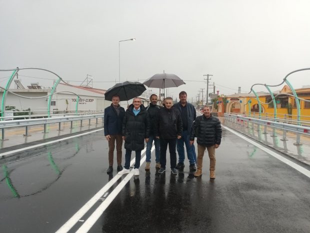 Παραδόθηκε η νέα γέφυρα στο Φαληράκι από την Περιφέρεια Νοτίου Αιγαίου! (φώτο +  Video)