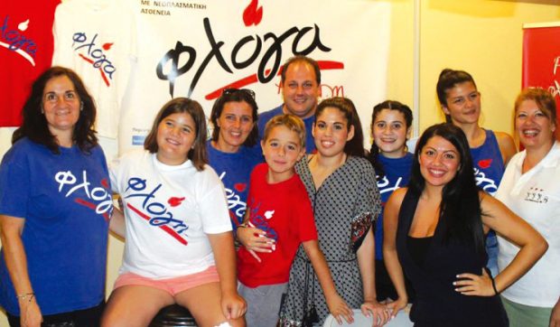 Η «Φλόγα» που φωτίζει και ζεσταίνει τα παιδιά με καρκίνο όλης της χώρας