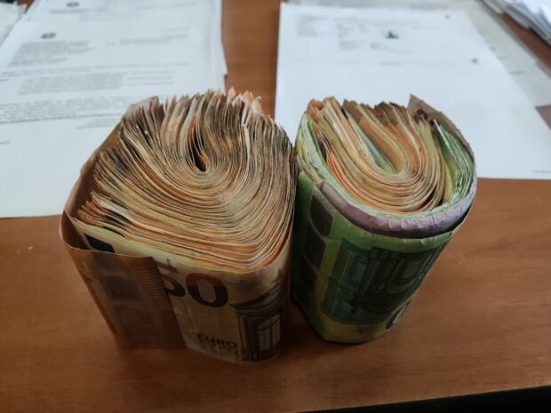 Εικόνα που περιέχει τραπέζι, εσωτερικός χώρος, φαγητό, φλιτζάνι Το περιεχόμενο που δημιουργείται από AI ενδέχεται να είναι εσφαλμένο.