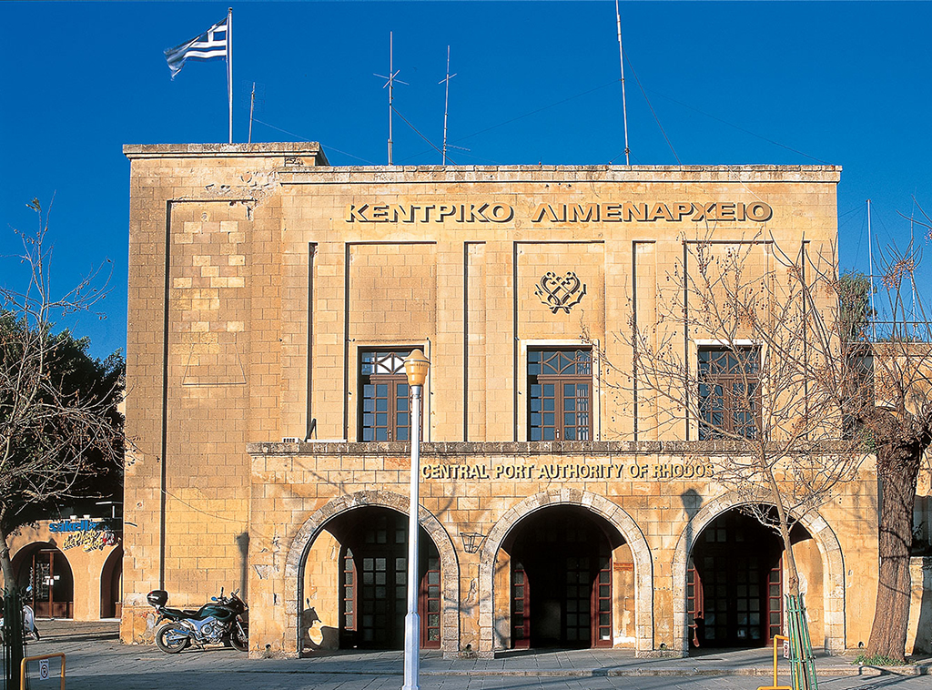 Εικόνα που περιέχει εξωτερικός χώρος/ύπαιθρος, ουρανός, κτίριο, δέντρο Το περιεχόμενο που δημιουργείται από AI ενδέχεται να είναι εσφαλμένο.