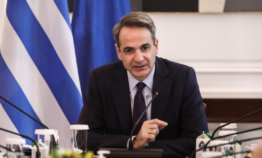 Στα 920 ευρώ μεικτά ο κατώτατος μισθός από την 1η Απριλίου