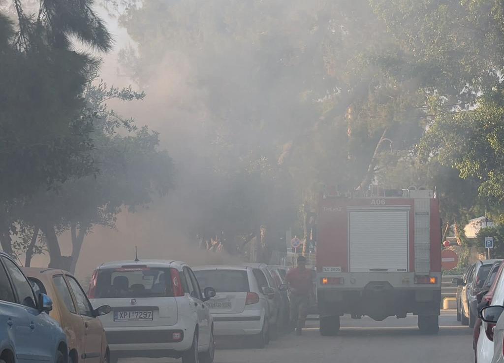 ΦΩΤΙΑ ΑΥΤΟΚΙΝΗΤΟ ΙΑΛΥΣΟΣ