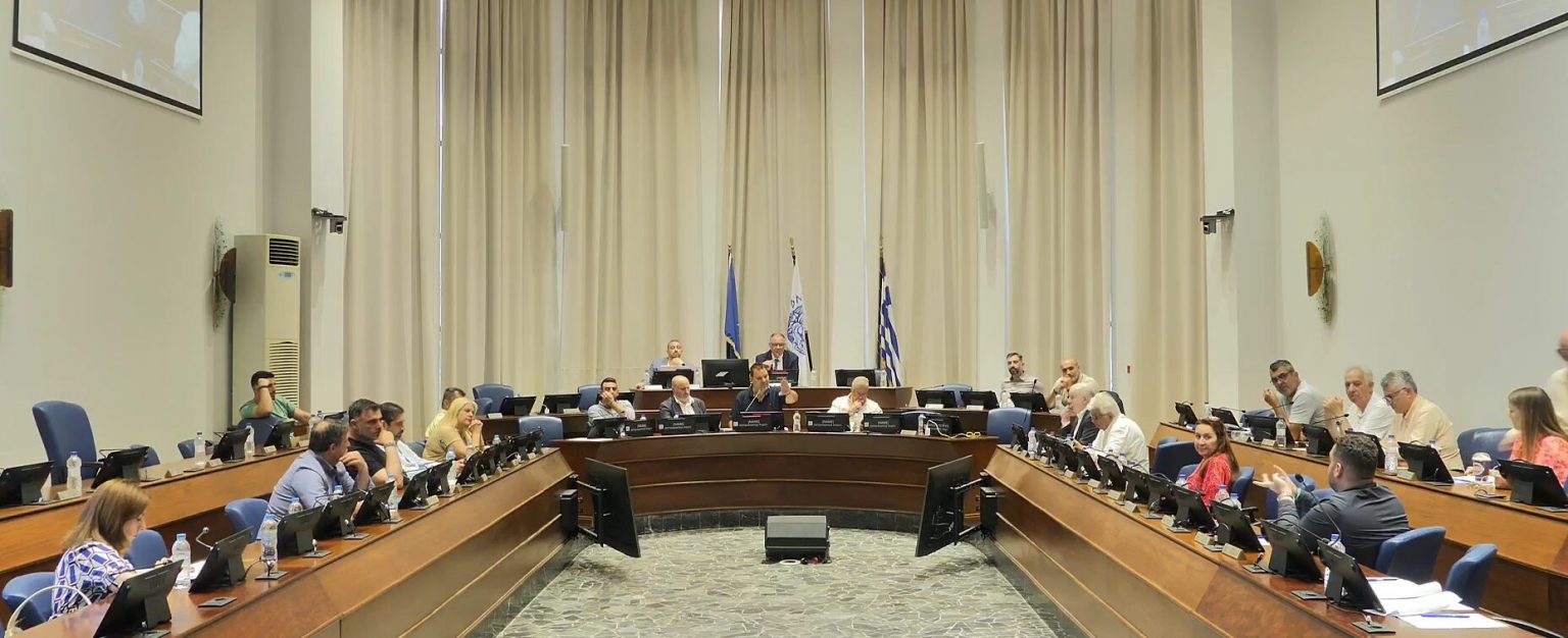 Τα drones στη Μεσαιωνική Πόλη, οι παραλίες, η ΕΤΑΔ και τα δημοτικά τέλη, στη συνεδρίαση του Δημοτικού Συμβουλίου Ρόδου