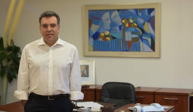 ΚΟΝΣΟΛΑΣ ΜΑΝΟΣ