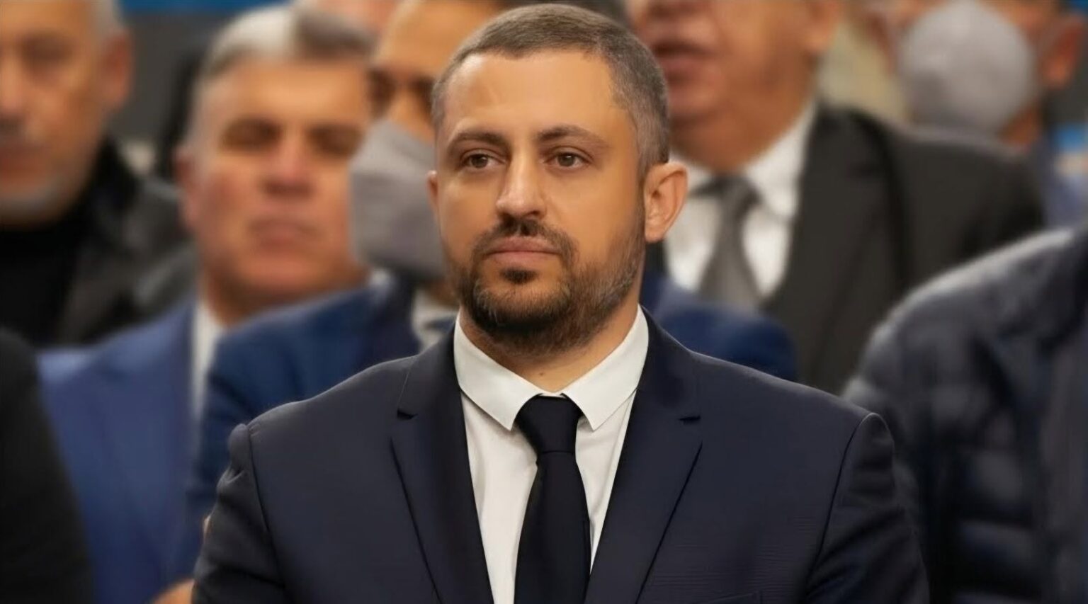 Νίκος Γερονικόλας: Τι φοβάστε τόσο πολύ κύριε Καμπουράκη; Τι προσπαθείτε να κρύψετε;