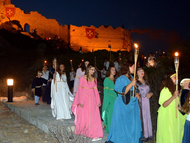ΓΙΟΡΤΗ ΚΡΗΤΗΝΙΑΣ