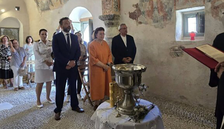 ΜΕΝΔΩΝΗ ΧΑΛΚΗ
