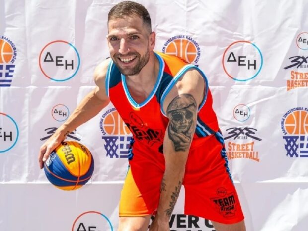 ΑΝΔΡΕΑΣ ΠΕΤΡΟΠΟΥΛΟΣ ΚΟΛΟΣΣΟΣ