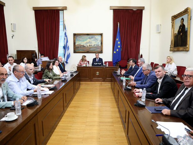 ΕΠΙΤΡΟΠΗ  ΠΕΕΡΙΦΕΡΕΙΩΝ ΚΟΝΣΟΛΑΣ