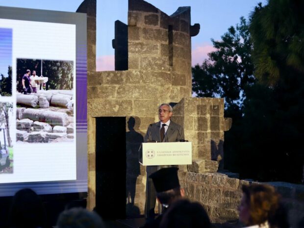 To μήνυμα του Περιφερειάρχη στα εγκαίνια της Περβόλας: “Η παραπολιτική δεν μπορεί να σκεπάσει το ανώτερο. Μπορεί να προσπαθήσει να μικρύνει μια στιγμή. Δεν μπορεί όμως να μικρύνει τη Ρόδο” (video)