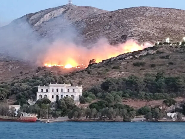 ΦΩΤΙΑ ΕΛΕΓΧΡΟΜΕΝΗ ΔΟΜΗ ΛΕΡΟΣ