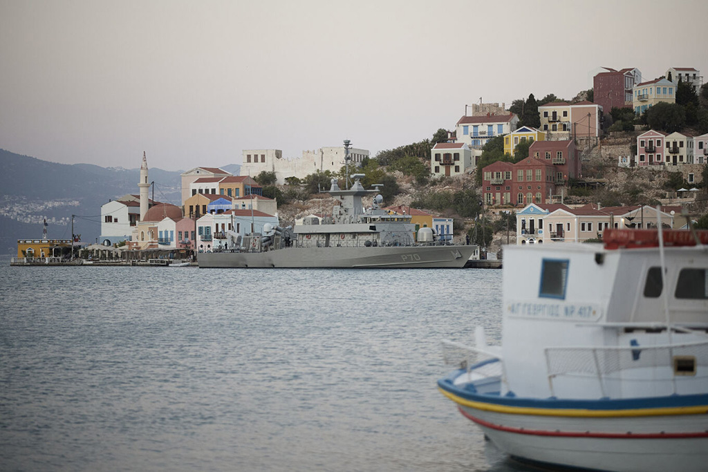 Η Τουρκία κλιμακώνει την αναθεωρητική της ρητορική: Οι ευθείες απειλές για το Καστελλόριζο και η στοχοποίηση του Αιγαίου