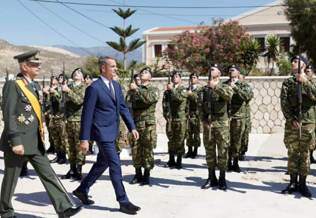 Ο Μητσοτάκης πήγε βόλτα στο Καστελόριζο και η Άγκυρα μέτρησε τα βήματα