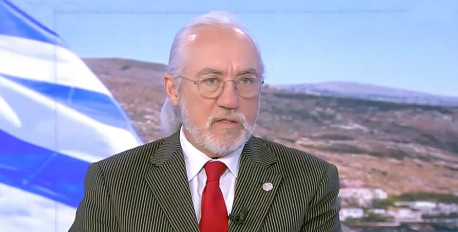 Τζόναθαν Κωνσταντίνου: «Οι ενδιάμεσες εκλογές στις ΗΠΑ θα κρίνουν τους συσχετισμούς»