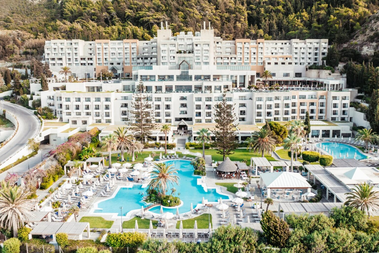 Το Sheraton της Ιξιάς περνά στα χέρια του Νίκου Κούτρα