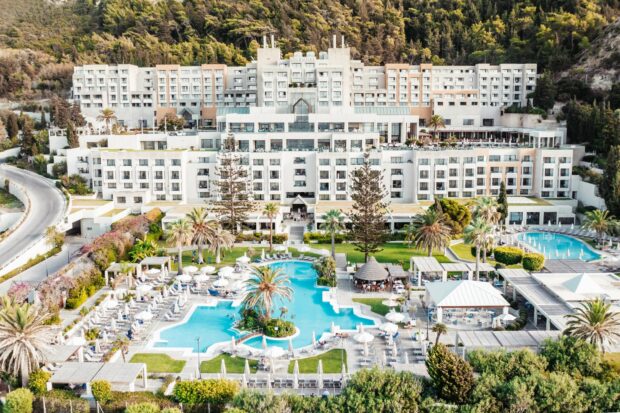 Το Sheraton της Ιξιάς περνά στα χέρια του Νίκου Κούτρα