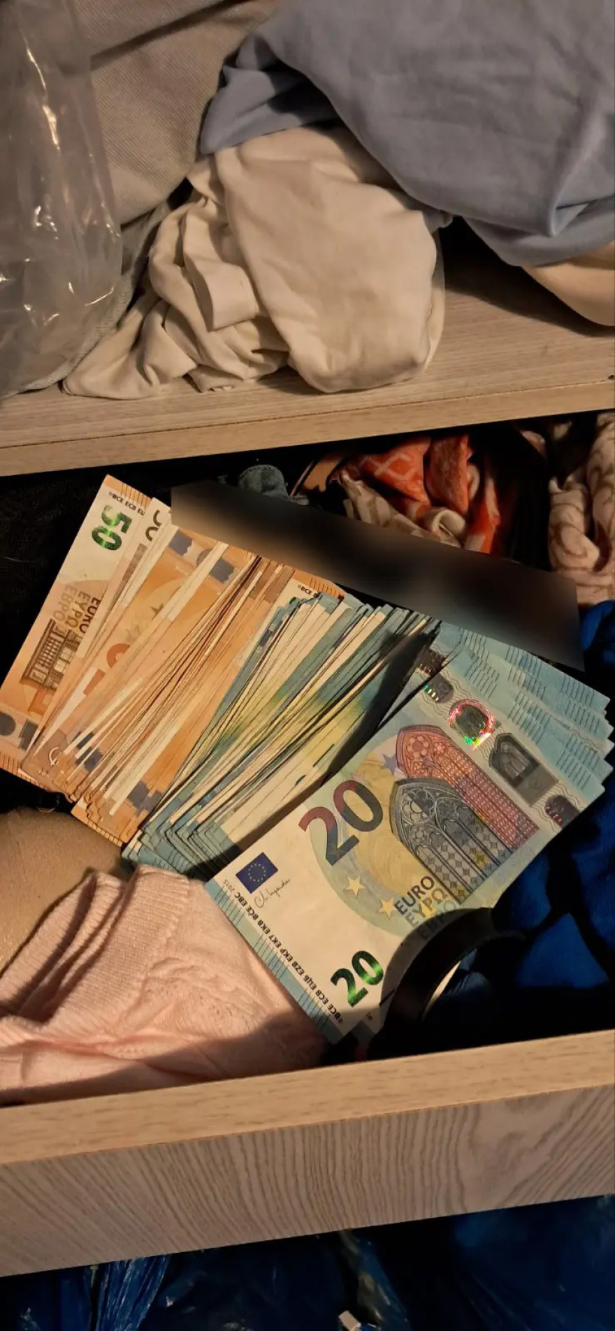 Εγκληματική οργάνωση εξαπατούσε καλλιτέχνες, αθλητές κι επιχειρηματίες με δήθεν εράνους - Μπλόκαραν τον λογαριασμό μητέρας παιδιού με καρκίνο