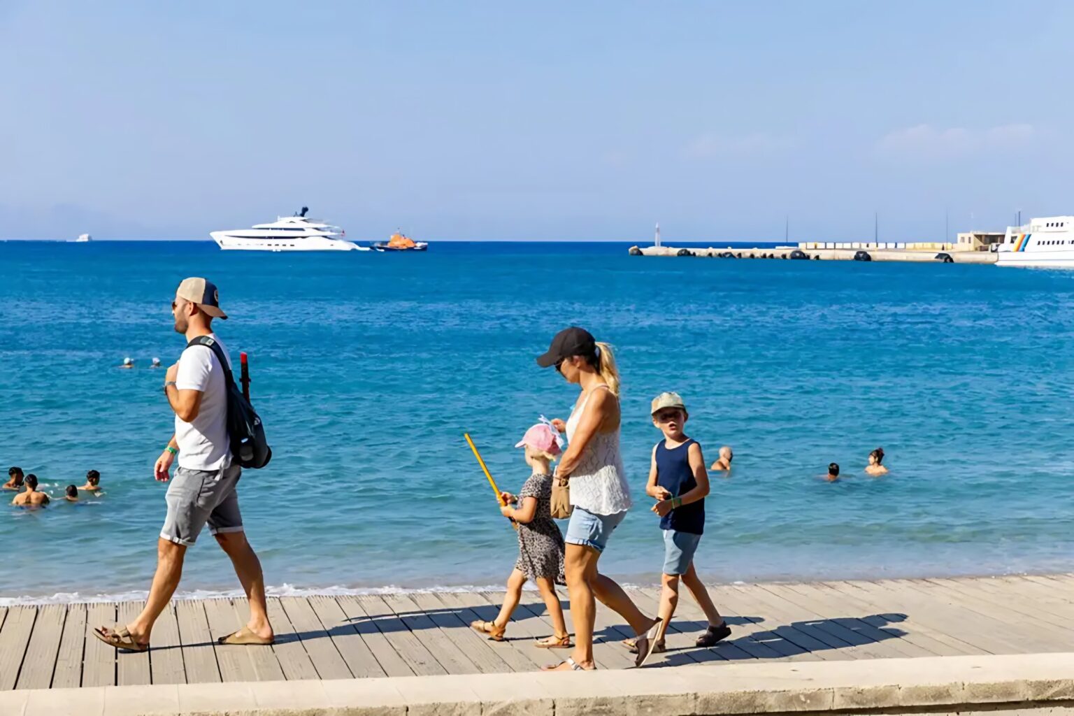 Ταξιδιωτικές εισπράξεις: Στα 18,2 δισ. ευρώ το οκτάμηνο, με αύξηση 9,4%