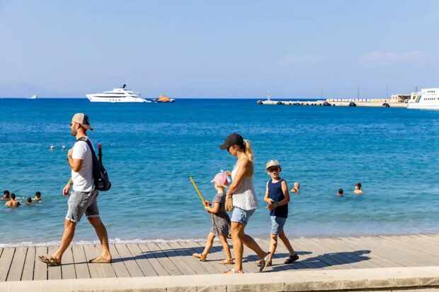 Ταξιδιωτικές εισπράξεις: Στα 18,2 δισ. ευρώ το οκτάμηνο, με αύξηση 9,4%