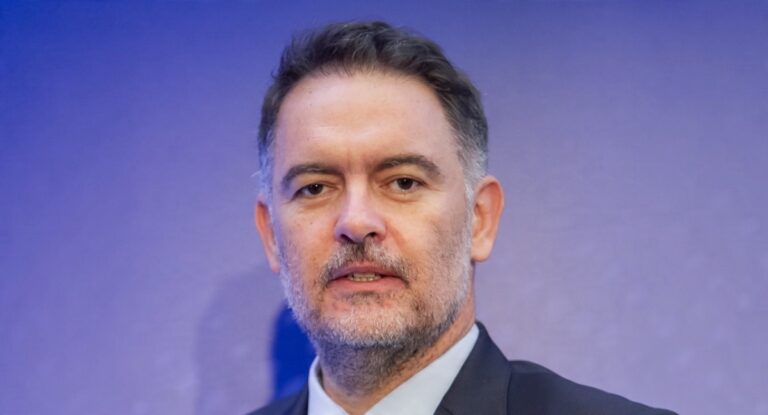 ΒΑΣΙΛΙΚΟΣ ΑΛΕΞΑΝΔΡΟΣ