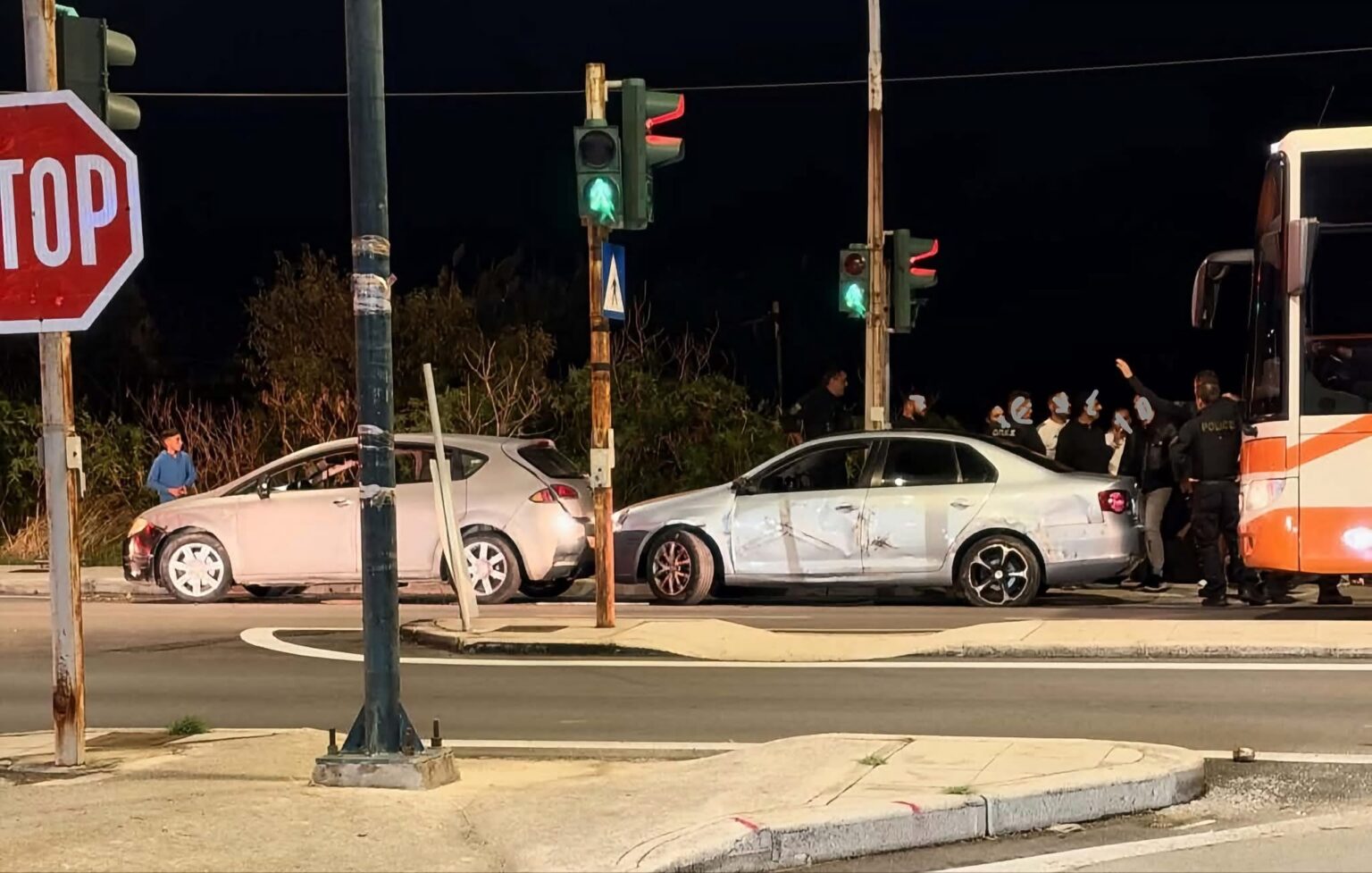 Μάχη δεκάδων Ρομά με ρόπαλα και σίδερα στο Καρακόνερο εγκλώβισε οδηγούς και μητέρες με μικρά παιδιά