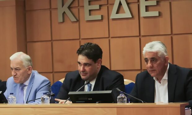 ΚΕΔΕ: Προειδοποίηση για κινητοποιήσεις εάν δεν αυξηθεί η χρηματοδότηση των δήμων το 2027