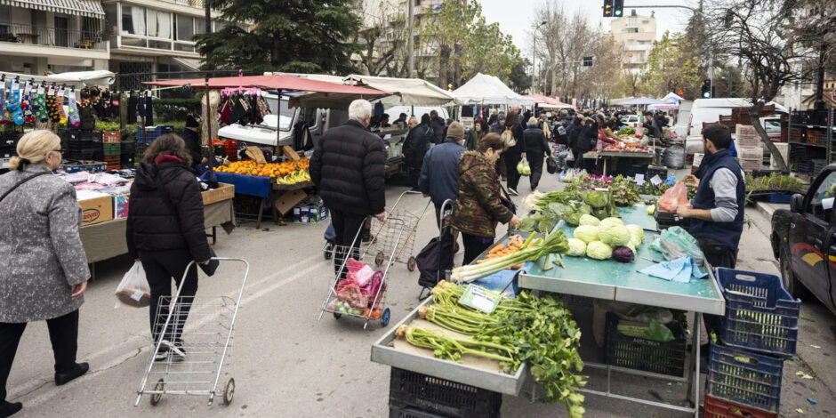 Τι αλλάζει στις λαϊκές αγορές: Πότε ένας πωλητής χάνει την θέση του, τι ισχύει για τις άδειες που έχουν λήξει