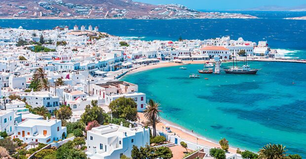 Τουρισμός δύο ταχυτήτων στην Ελλάδα: Πέντε νησιά συγκεντρώνουν σχεδόν τις μισές διεθνείς αφίξεις