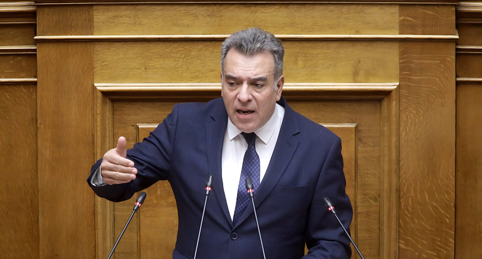 ΚΟΝΣΟΛΑΣ ΜΑΝΟΣ