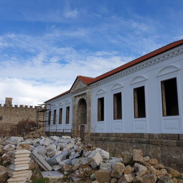 rhodes-outside-square-2