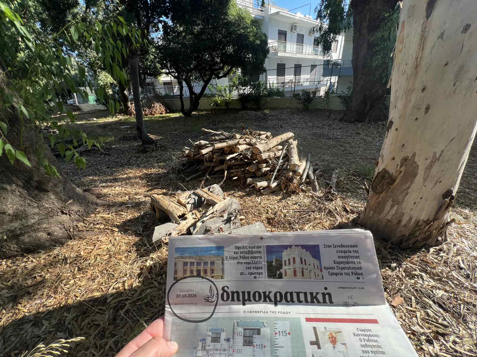 Ροδιακή Έπαυλη: Το καλοκαίρι πέρασε, οι υποσχέσεις Βαγιανού έμειναν “κενό γράμμα” — Εικόνες ντροπής και εγκατάλειψης πίσω από το… «formal garden»