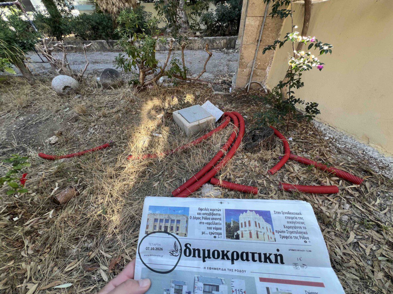 Ροδιακή Έπαυλη: Το καλοκαίρι πέρασε, οι υποσχέσεις Βαγιανού έμειναν “κενό γράμμα” — Εικόνες ντροπής και εγκατάλειψης πίσω από το… «formal garden»