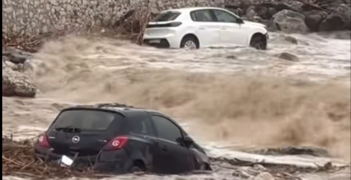 Πληροφορίες για νεκρό στα Στεγνά που παρασύρθηκε από τα νερά