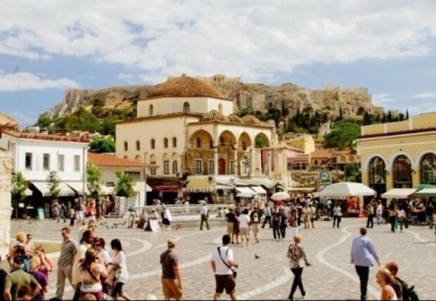 Yψηλές πτήσεις και μετά το καλοκαίρι για τον τουρισμό