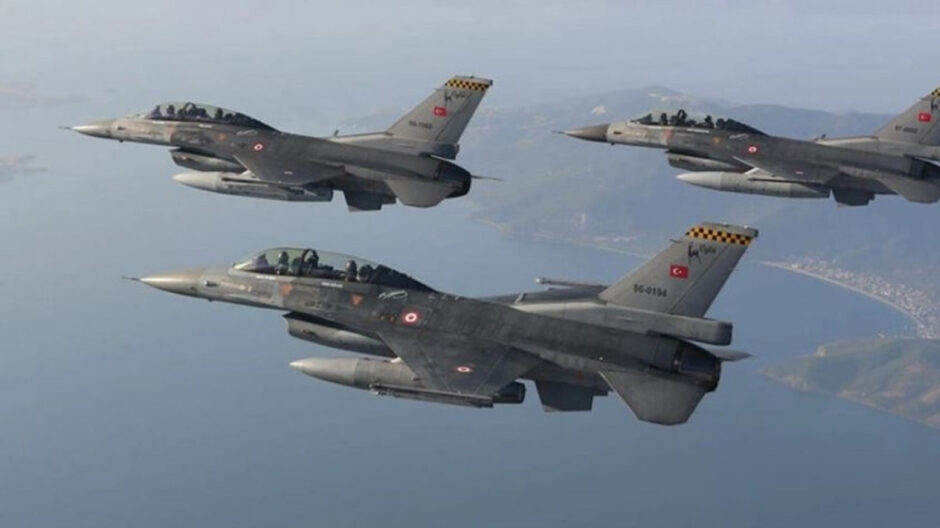 Δέκα παραβάσεις και δεκαπέντε παραβιάσεις από τουρκικά αεροσκάφη σήμερα στο Αιγαίο