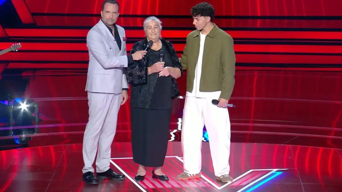 The Voice: «Τρέλανε» τους πάντες η γιαγιά Αναστασία από την Κω  και επέλεξε coach για τον εγγονό της